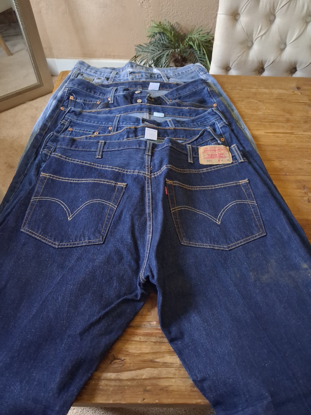 Levi's Men's Dark Blue Relaxed Jeans - Classic Denim  & 1 PAIR Of CINCH